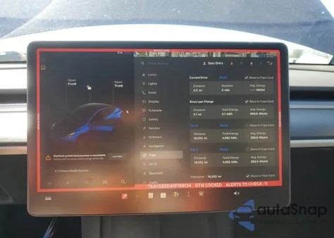 2024 Tesla Model Y z USA, uszkodzony, nr VIN 7SAYGDED4RF169134